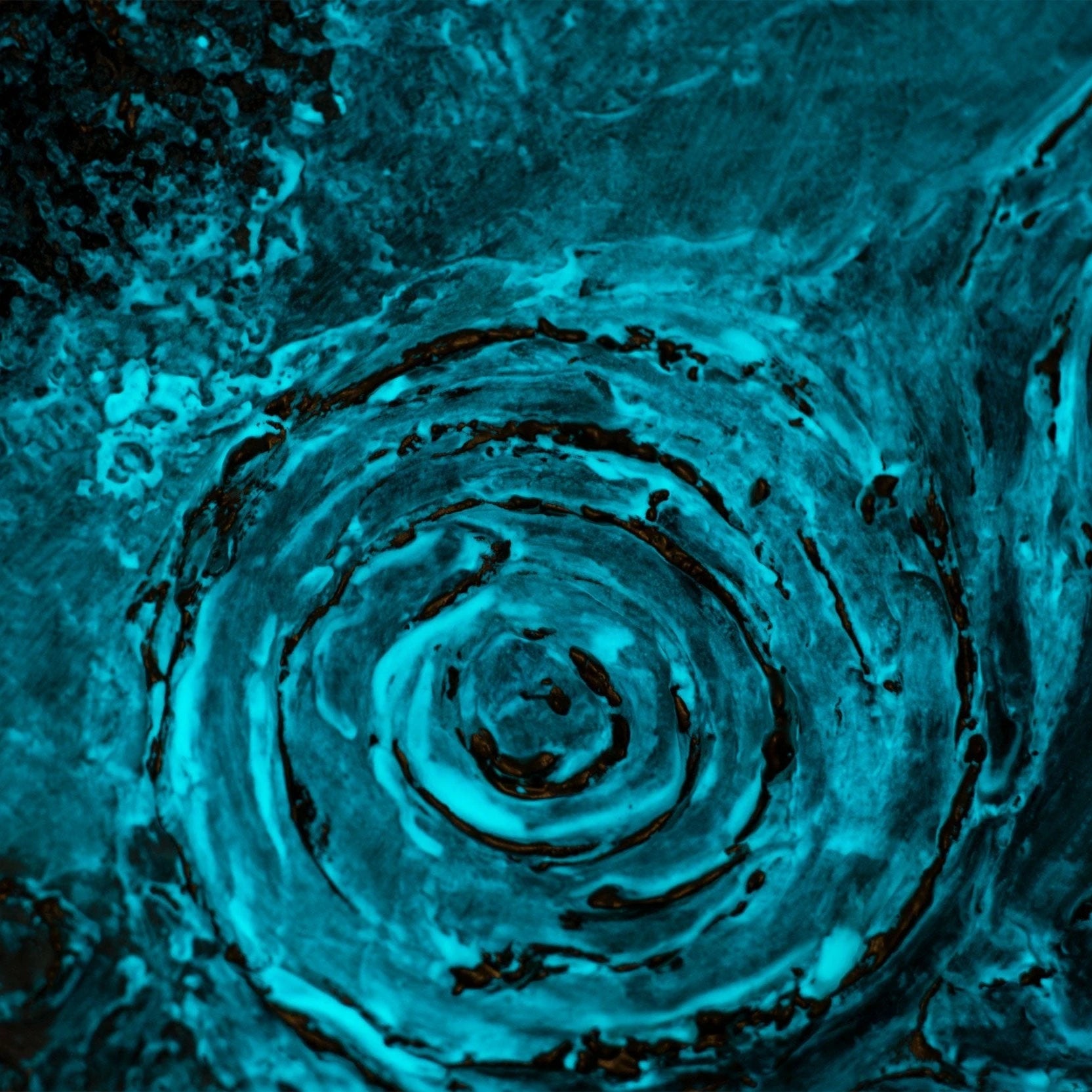 glow in the dark art