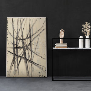 Moderne abstrakte Wandkunst in einem minimalistischen Wohnzimmer