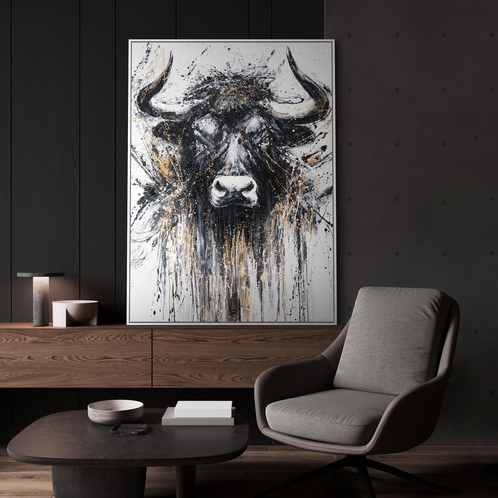 Gemälde Handgemalt mit Rahmen „Stärke in Schwarz und Gold“ – majestätischer Bulle frontal
