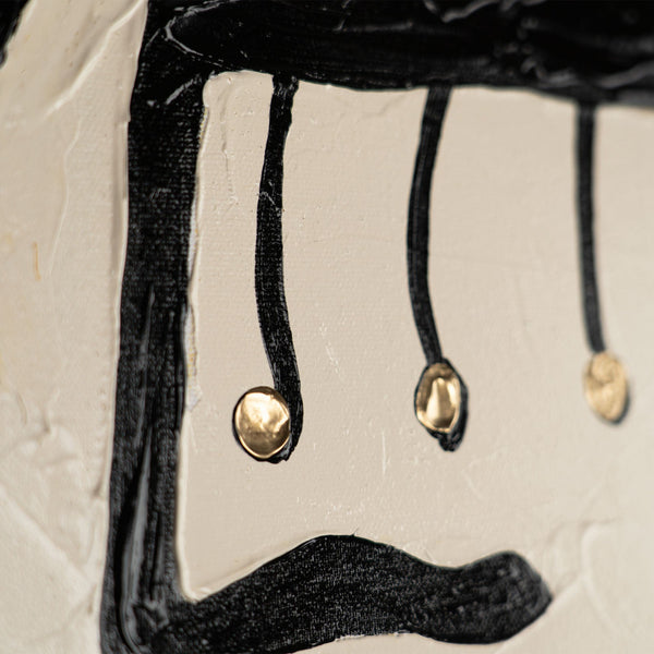 Detail schwarze Linien und goldene Punkte auf Acrylbild