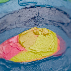 Detail bunter Acrylstruktur mit Neonfarben und Linien
