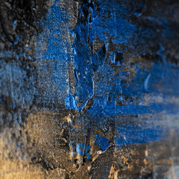 Nahaufnahme Acrylstruktur in Blau und Schwarz mit goldenen Akzenten