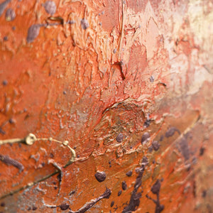 Strukturierte Oberfläche mit Orange, Rot und Schwarz in Acryl