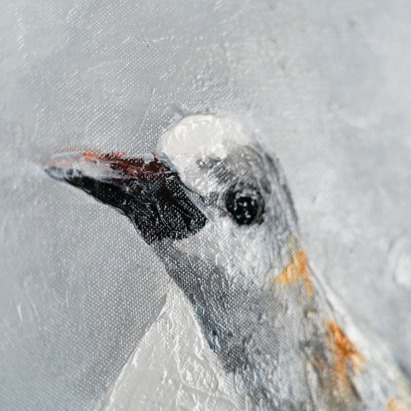 Acrylstruktur auf Vogelporträt mit Grau- und Orangetönen