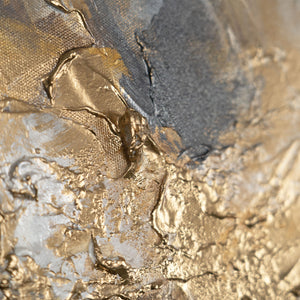 Texturdetails mit glänzenden Goldakzenten und Grau-Nuancen