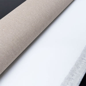 Nahaufnahme gerollter Leinwand mit Naturmotiv